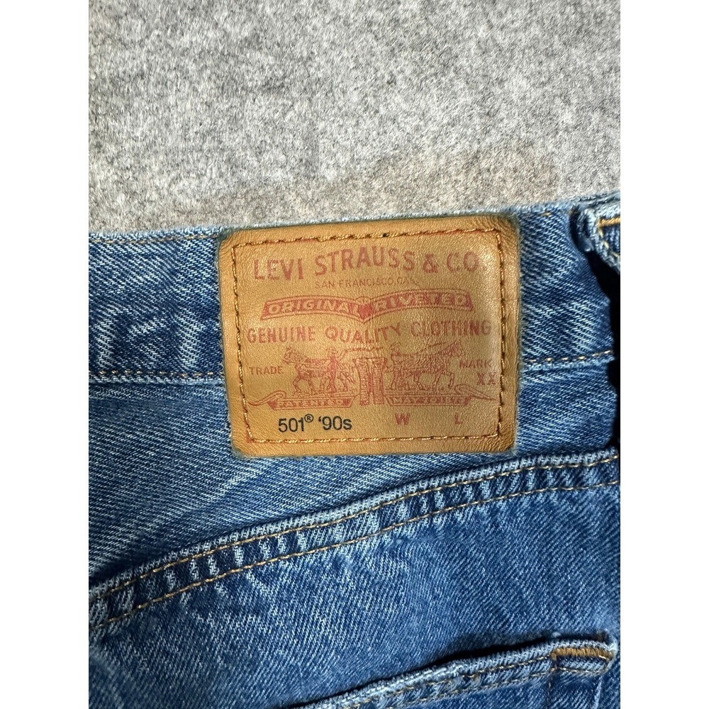 Levis 501 90s Straight Leg Jeans Mens Medium Wash Blue Button Fly Denim W30 L32 - Picture 4 of 10
